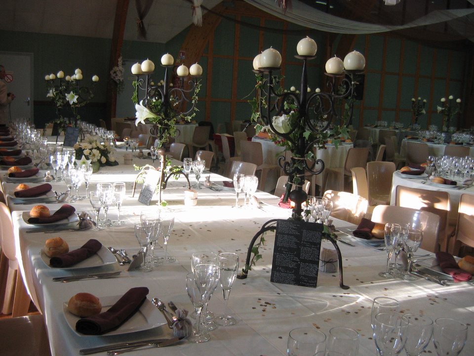 Une décoration de mariage de rêve pour un premier pas réussi.